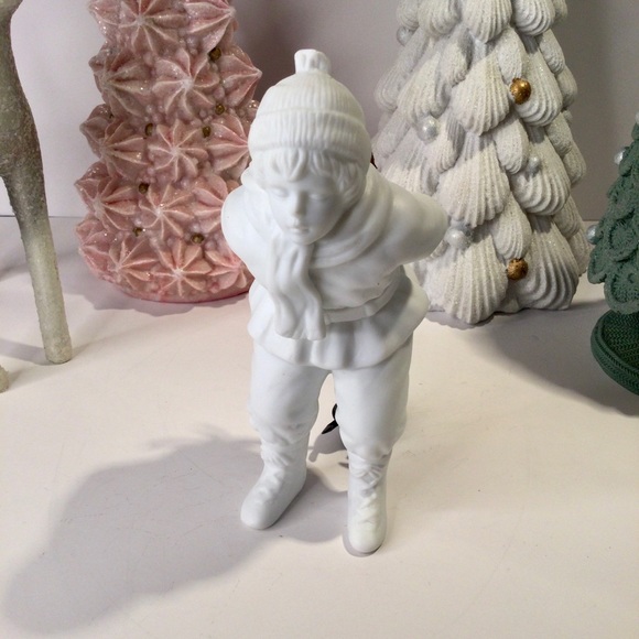 Dept 56 Winter Silhouette Skating Child White Porcelain With Pewter Skat… - Picture 3 of 9